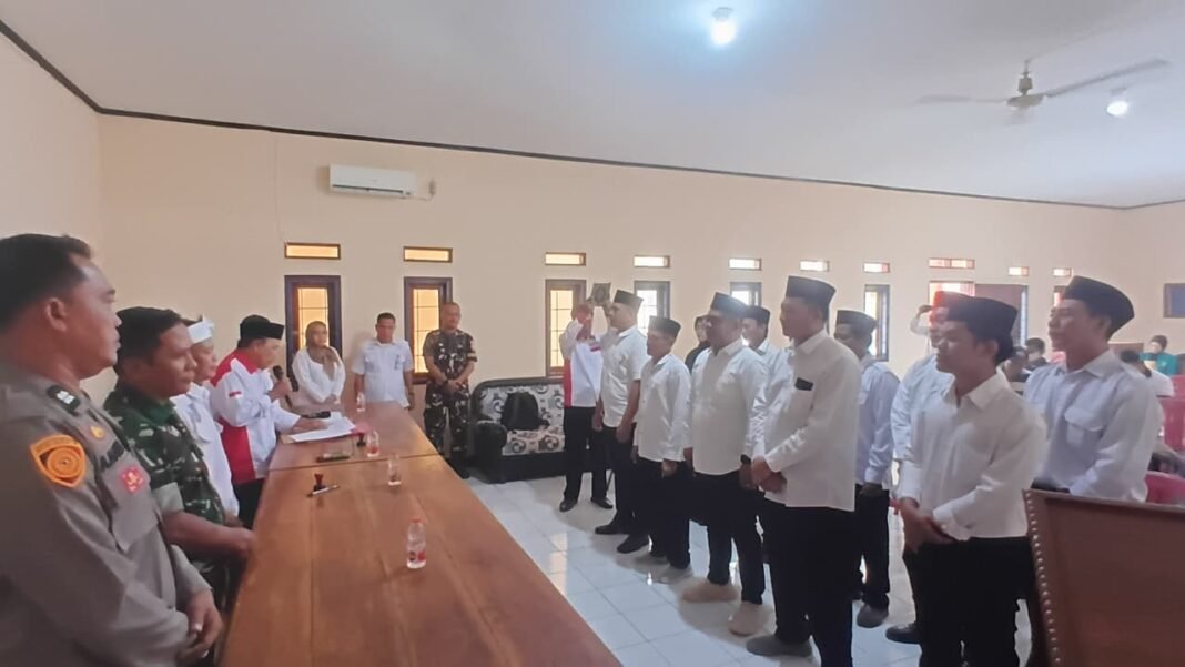 11 Orang Panitia Pilkades Serentak Desa Marengmang Tahun 2026 Resmi Dilantik dan Dikukuhkan, Camat Kalijati Hadir Tekankan Panitia Bersifat Jurdil 11 Orang Panitia Pilkades Serentak Desa Marengmang Tahun 2026 Resmi Dilantik dan Dikukuhkan, Camat Kalijati Hadir Tekankan Panitia Bersifat Jurdil