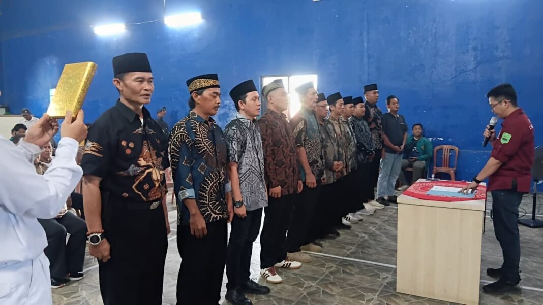 Tahapan Pilkades Serentak 2026 Sudah Mulai, 11 Orang Panitia Pilkades di Desa Kalijati Timur Resmi Dilantik Tahapan Pilkades Serentak 2026 Sudah Mulai, 11 Orang Panitia Pilkades di Desa Kalijati Timur Resmi Dilantik