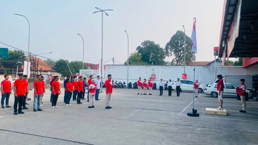 AZKO Purwakarta Meriahkan HUT ke 81 RI dengan Pengibaran Bendera Merah Putih dan Semangat “Berkarya Penuh Semangat, Berdampak untuk Indonesia” AZKO Purwakarta Meriahkan HUT ke 81 RI dengan Pengibaran Bendera Merah Putih dan Semangat “Berkarya Penuh Semangat, Berdampak untuk Indonesia”