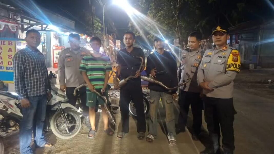 Gabungan TNI, Polri dan Satpol PP, Amankan Belasan Knalpot Brong saat Patroli KRYD di Purwadadi Subang Gabungan TNI, Polri dan Satpol PP, Amankan Belasan Knalpot Brong saat Patroli KRYD di Purwadadi Subang