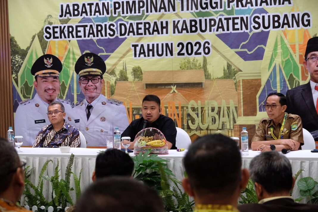 Hadiri Tes Wawancara Akhir Calon Sekda, Bupati Subang: Tiga Besar Akan Diuji Gagasan Bersama Eselon II dan III Hadiri Tes Wawancara Akhir Calon Sekda, Bupati Subang: Tiga Besar Akan Diuji Gagasan Bersama Eselon II dan III