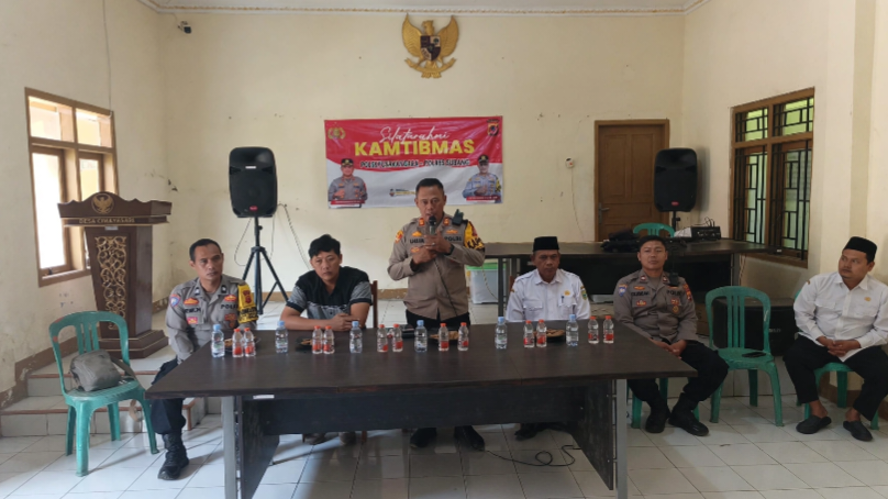 Jaga Kondusifitas Wilayah, Kapolsek Cipeundeuy Gelar Silaturahmi Kamtibmas dengan Pemdes Cimayasari Jaga Kondusifitas Wilayah, Kapolsek Cipeundeuy Gelar Silaturahmi Kamtibmas dengan Pemdes Cimayasari