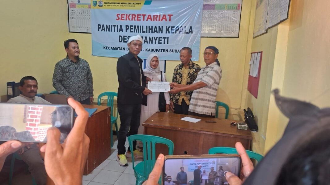 Kang Oman Maju di Pilkades Manyeti, Berkas Resmi Diterima Panitia Kang Oman Maju di Pilkades Manyeti, Berkas Resmi Diterima Panitia