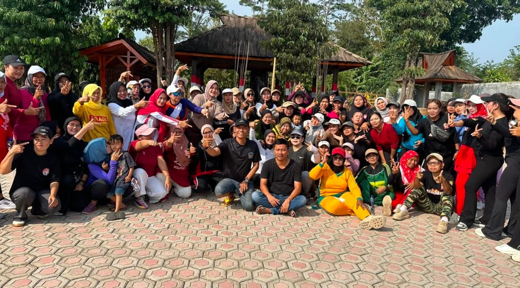 Solid! Tokoh Pemuda Subang Deni Rahayu dan Ratusan Ibu-Ibu BAKO Siap Menangkan Oman di Pilkades Manyeti 2026 Solid! Tokoh Pemuda Subang Deni Rahayu dan Ratusan Ibu-Ibu BAKO Siap Menangkan Oman di Pilkades Manyeti 2026