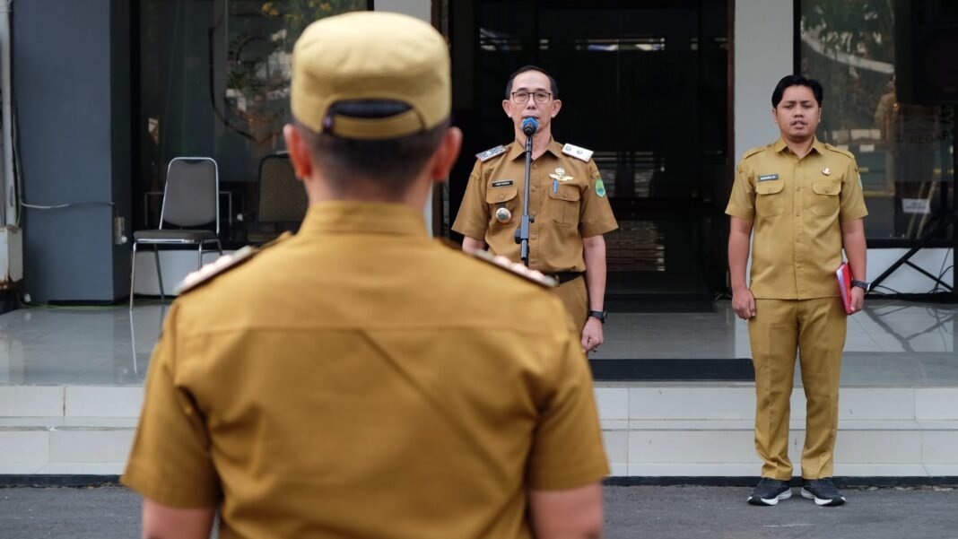 Pimpin Apel Gabungan Terakhir Sebelum Purna Bakti, Sekda Subang Asep Nuroni Tekankan Pelayanan Cepat Tanggap dan Integritas ASN Pimpin Apel Gabungan Terakhir Sebelum Purna Bakti, Sekda Subang Asep Nuroni Tekankan Pelayanan Cepat Tanggap dan Integritas ASN