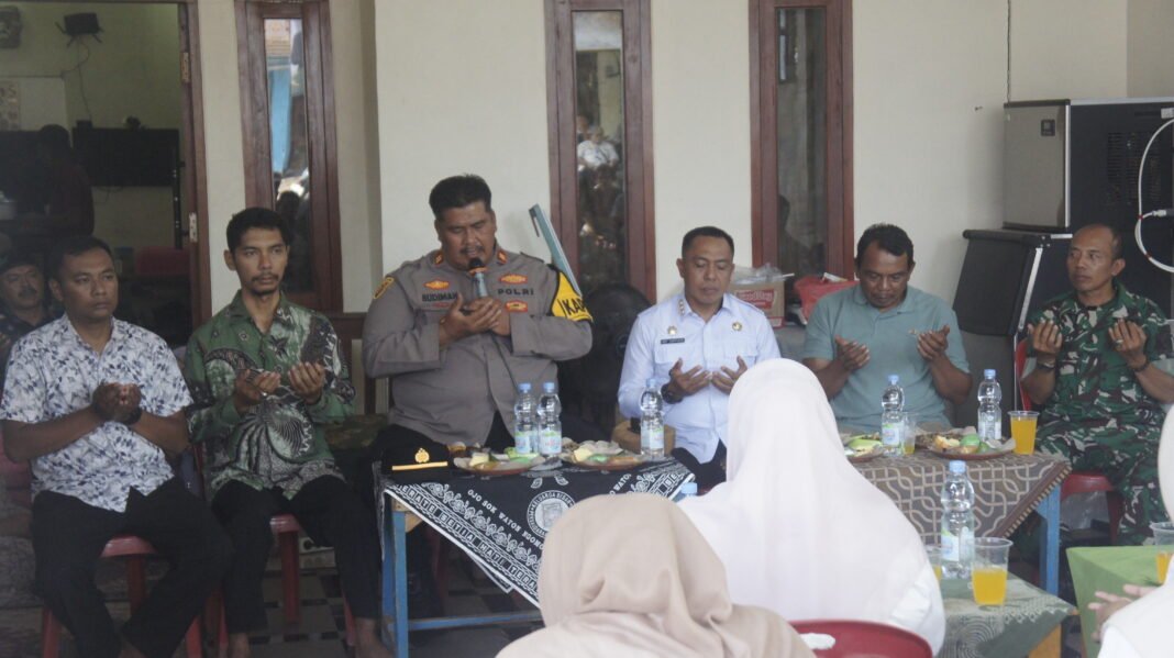 Jelang Pilkades Serentak, Kapolsek Kalijati Bersama Forkopimcam Gencarrr Lakukan Silaturahmi Kamtibmas ke para Calon Kades Jelang Pilkades Serentak, Kapolsek Kalijati Bersama Forkopimcam Gencarrr Lakukan Silaturahmi Kamtibmas ke para Calon Kades