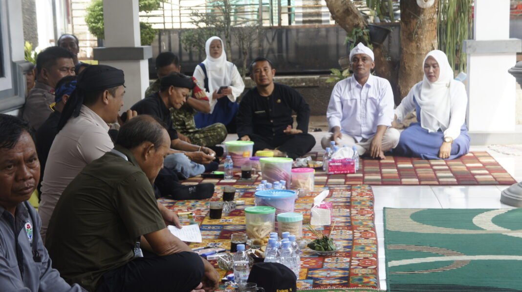 Forkopimcam Kalijati Silaturahmi ke Calon kades Marengmang Nomor Urut 2, Ajak Jaga Kondusifitas Pilkades 2026 Forkopimcam Kalijati Silaturahmi ke Calon kades Marengmang Nomor Urut 2, Ajak Jaga Kondusifitas Pilkades 2026