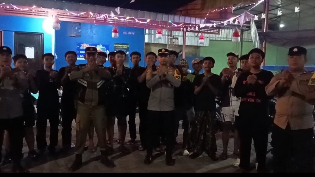 Antisipasi Kenakalan Remaja, Kapolsek Binong Gelar KRYD dan Sosialisasi Kamtibmas di Wilayah Hukum Polsek Binong Polres Subang Antisipasi Kenakalan Remaja, Kapolsek Binong Gelar KRYD dan Sosialisasi Kamtibmas di Wilayah Hukum Polsek Binong Polres Subang