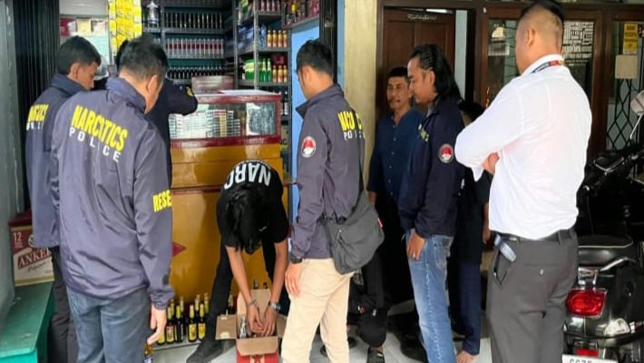 Polres Subang Sikat Miras Ilegal, 111 Botol Isi Miras Diamankan dalam Operasi Antik Lodaya 2026 di Wilayah Ciater Polres Subang Sikat Miras Ilegal, 111 Botol Isi Miras Diamankan dalam Operasi Antik Lodaya 2026 di Wilayah Ciater