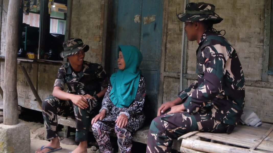 Rumah Bocor Saat Hujan, Emak Ruhimah dan Abah Casmita Menanti Hunian Lebih Layak Rumah Bocor Saat Hujan, Emak Ruhimah dan Abah Casmita Menanti Hunian Lebih Layak