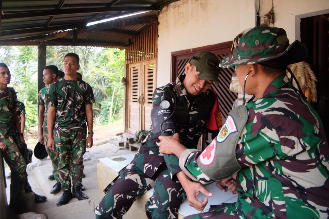 Jaga Kesiapan Personel, Satgas TMMD Lakukan Pemeriksaan Kesehatan Jaga Kesiapan Personel, Satgas TMMD Lakukan Pemeriksaan Kesehatan