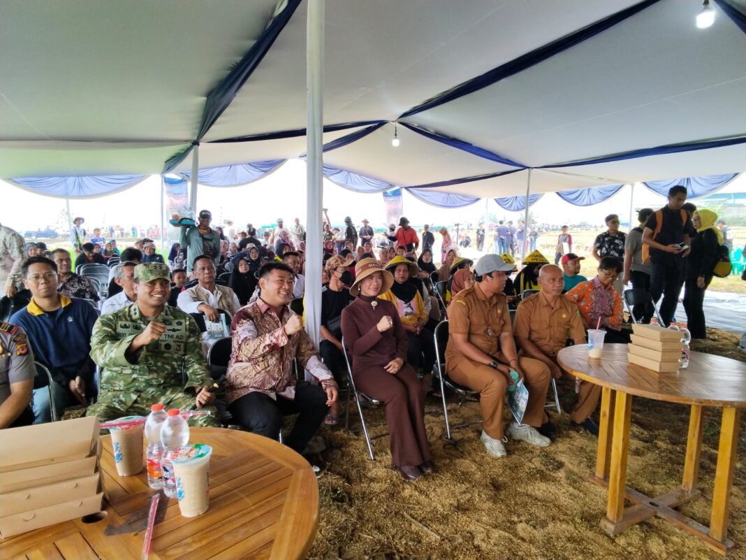 Sule Meriahkan Roadshow Tridjaya Tani dan DJI Agriculture di Kabupaten Subang Sule Meriahkan Roadshow Tridjaya Tani dan DJI Agriculture di Kabupaten Subang