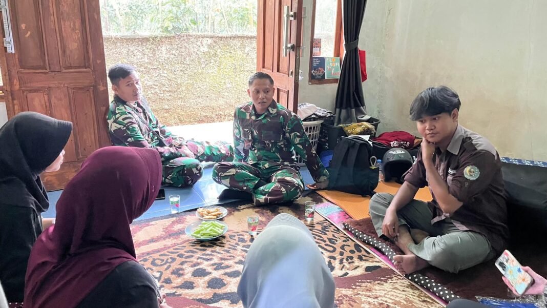 Satgas TMMD ke-130 Jajaki Kolaborasi dengan Mahasiswa KKN UPI di Cupunagara Satgas TMMD ke-130 Jajaki Kolaborasi dengan Mahasiswa KKN UPI di Cupunagara